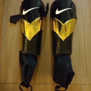 Nike youth shin guards